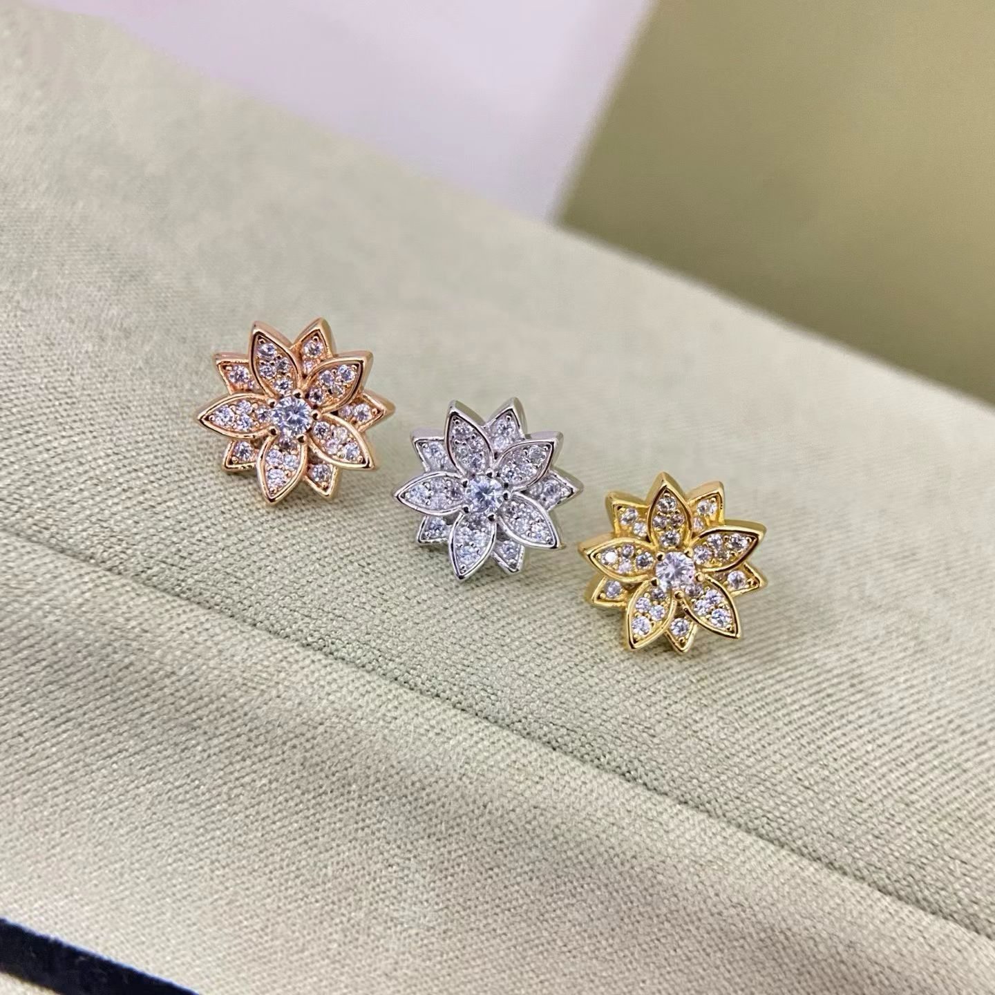 Dopamine Earring Gift Box